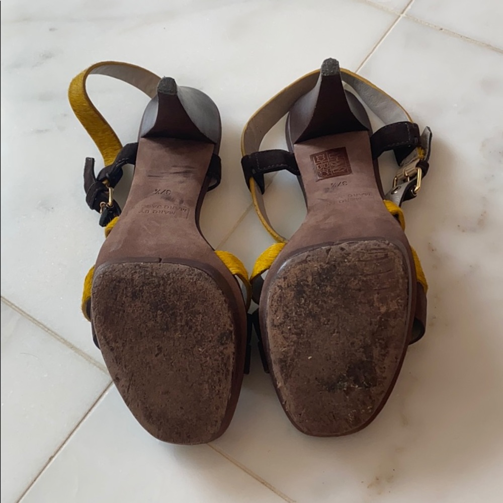 🎉HP🎉 Designer Pumps! - Picture 9 of 9